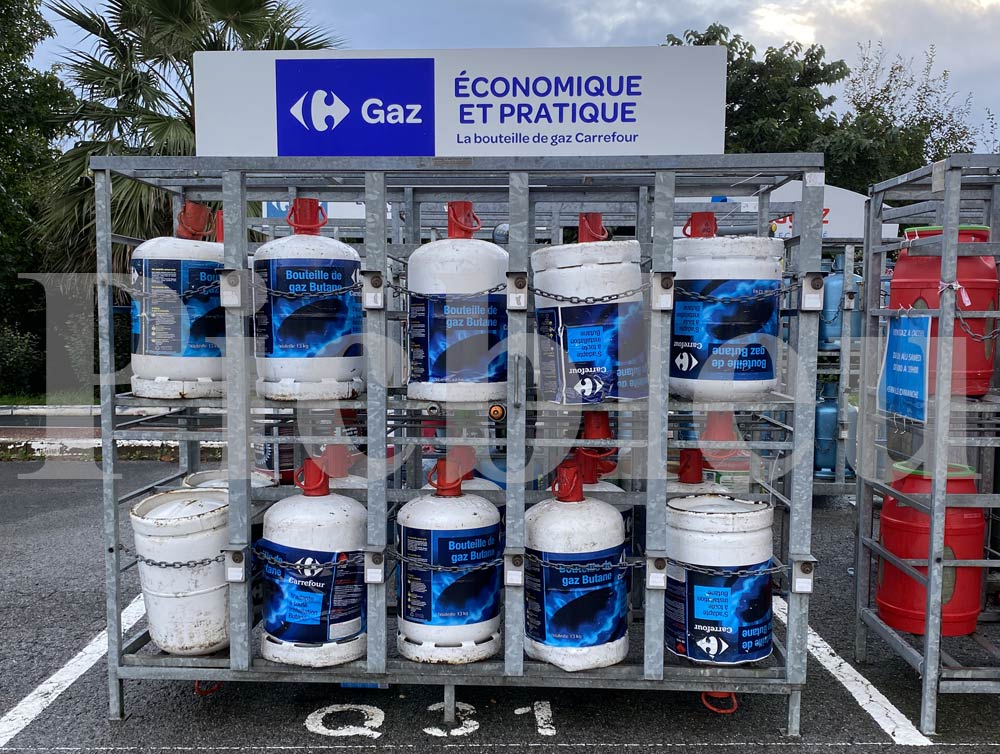 linéaire-bouteilles-de-gaz-butane-Carrefour