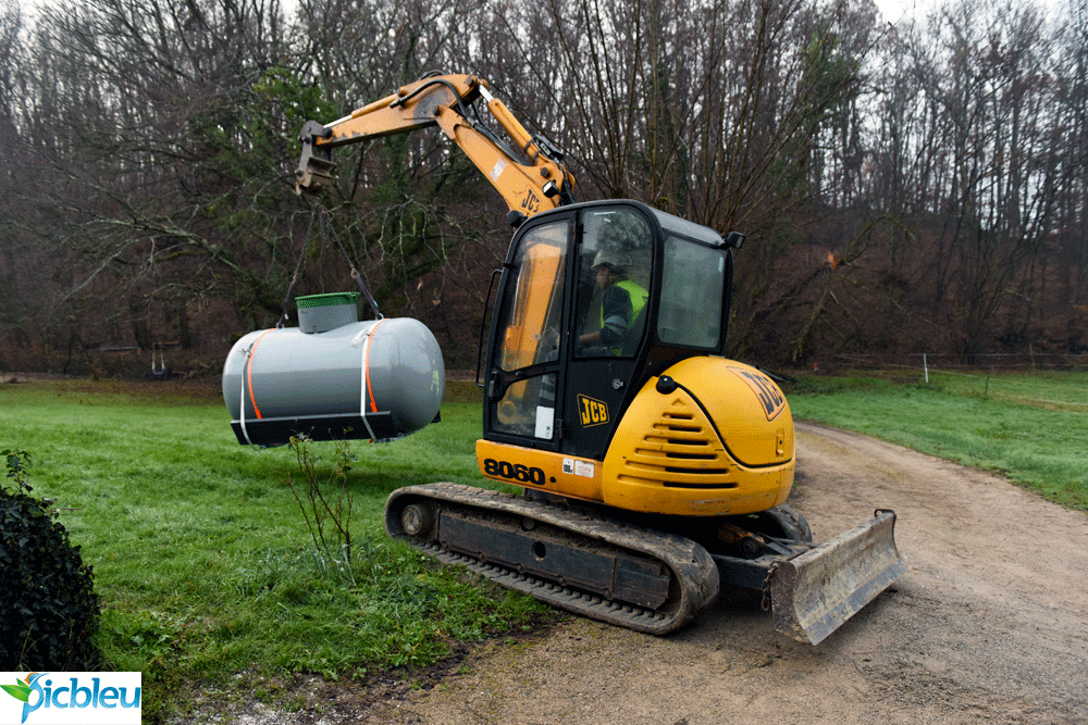 pose-citerne-enterrée-1-tonne-minipelle-8-tonnes