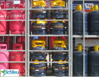 casier-bouteilles-de-gaz-butane-propane-grande-surface